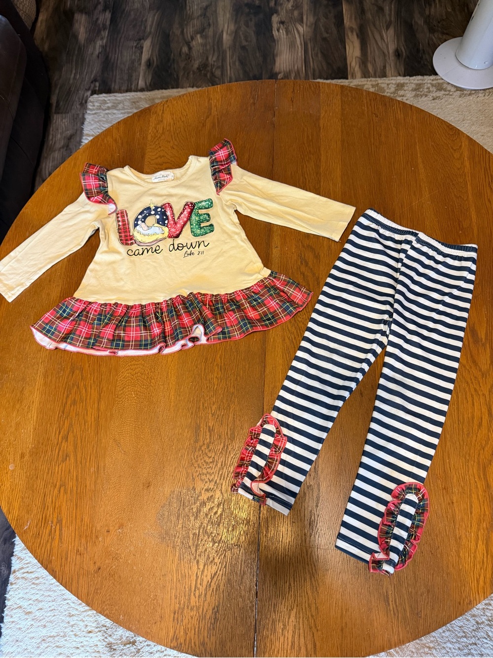 Marie Nicole Clothing Boutique Outfit Size M (3)- GUC